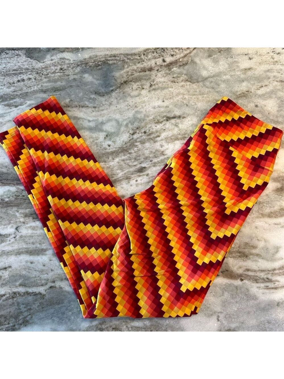 LuLaRoe Women's One Size Chevron Print Leggings Multicolor NWOT